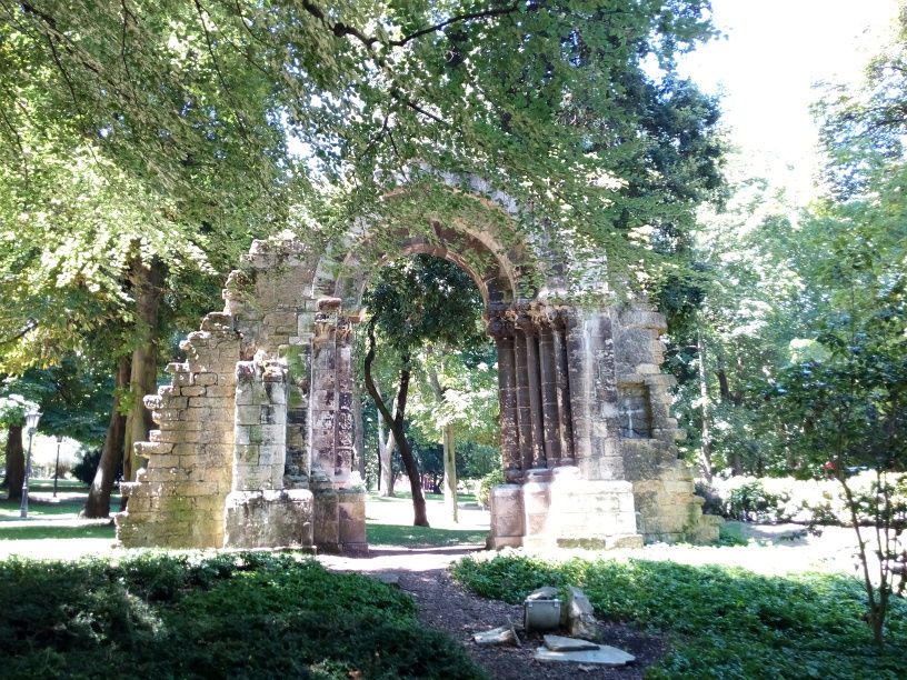 Parque campo de San Francisco en el centro de Oviedo