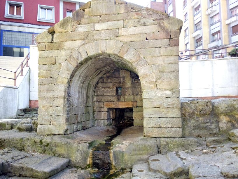 Fuente Foncalada, prerrománico asturiano del siglo IX